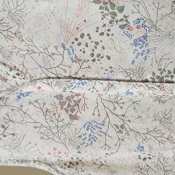 Floral Top - Picture 3 of 6